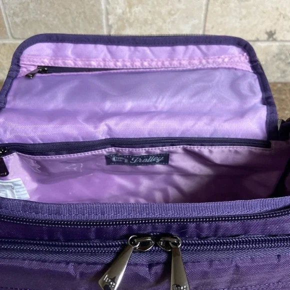 Lug Trolley Cosmetic Case - Picture 6 of 12